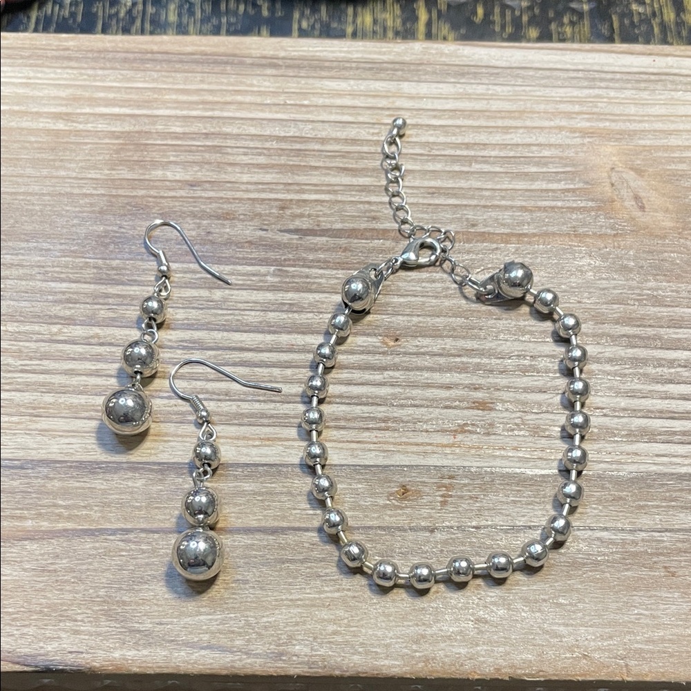 Silver Beaded Jewelry Set